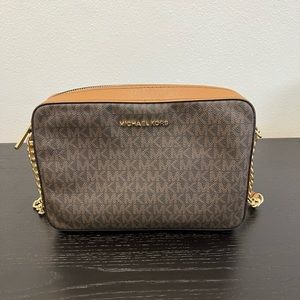Michael Kors Jet Set Crossbody